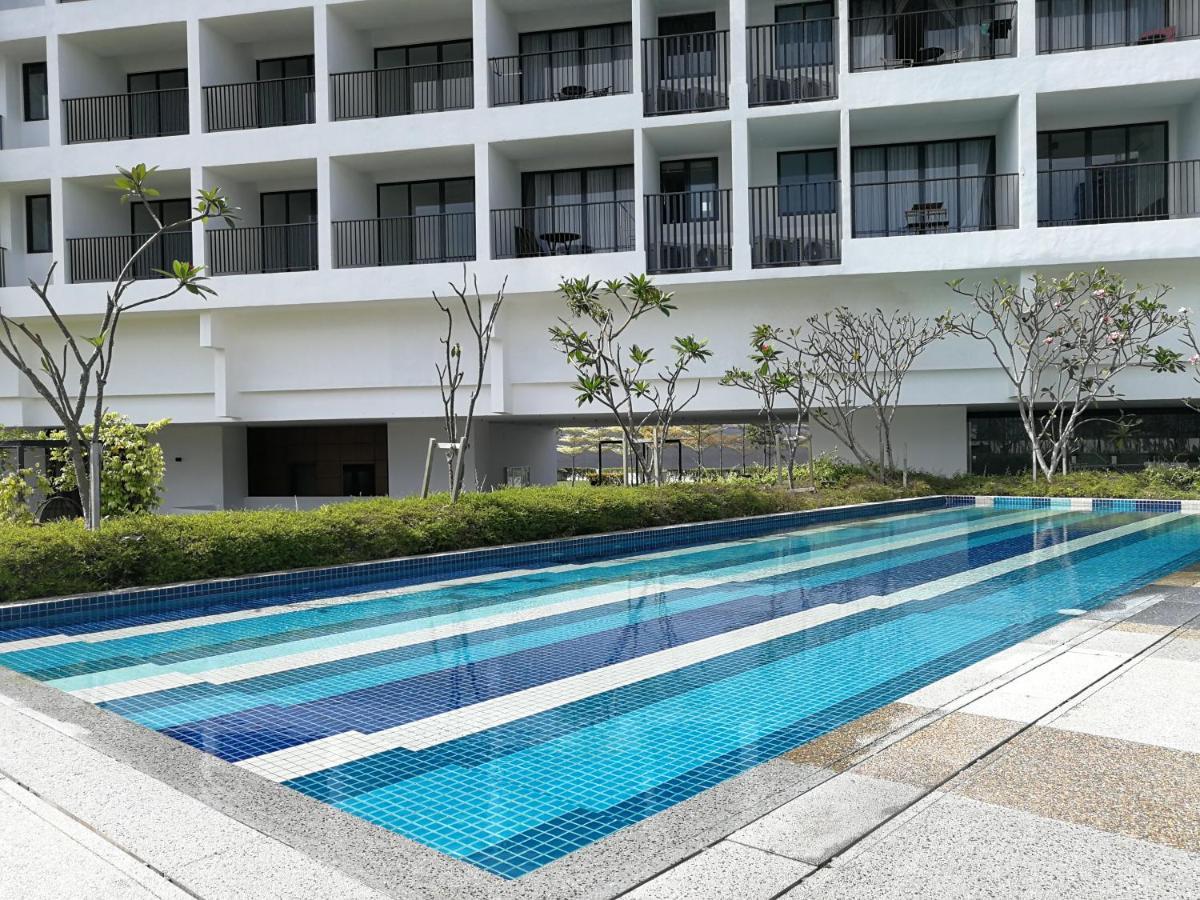 Landmark Stunning High Floor Coast View #netflix #fast Wifi * Tanjung Tokong