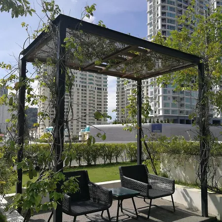 Landmark Stunning High Floor Coast View Studio #Netflix #Fast Wifi Tanjung Tokong Exterior photo