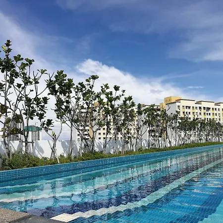 Landmark Stunning High Floor Coast View Studio #Netflix #Fast Wifi Tanjung Tokong Exterior photo