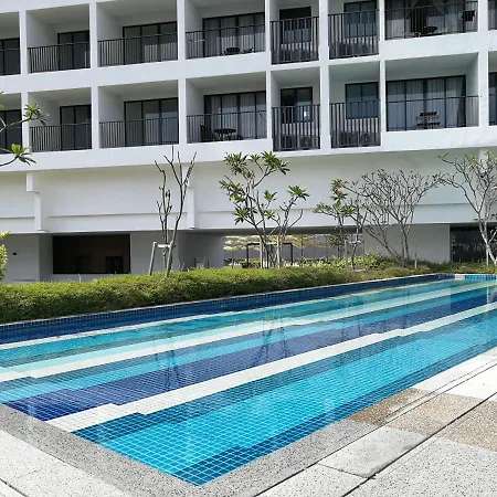 Landmark Stunning High Floor Coast View Studio #Netflix #Fast Wifi Tanjung Tokong Exterior photo
