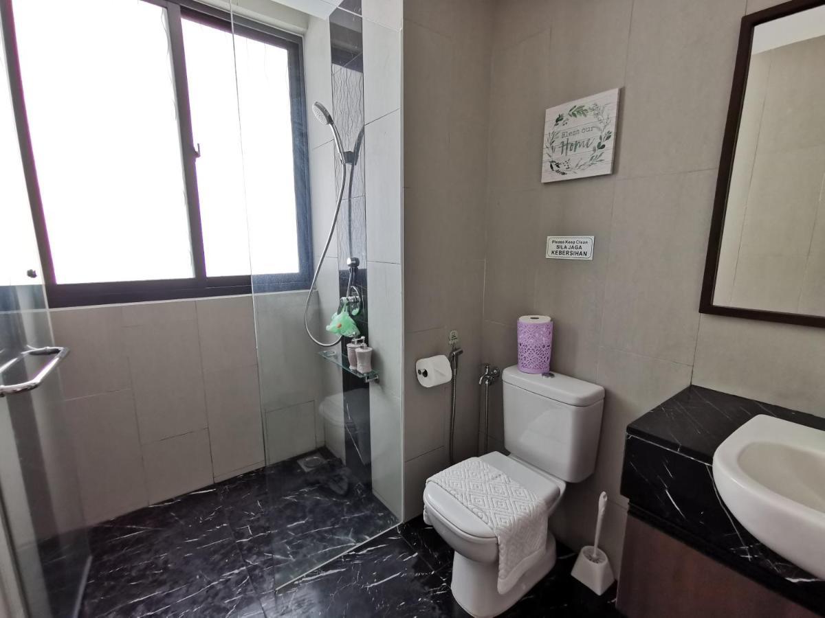 Pangsapuri Landmark Stunning High Floor Coast View #netflix #fast Wifi *