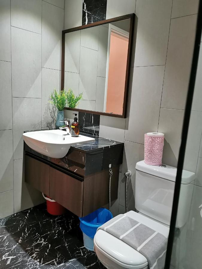 Landmark Stunning High Floor Coast View #netflix #fast Wifi Tanjung Tokong