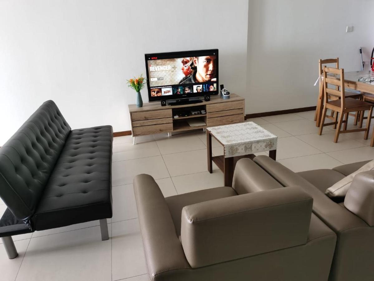 Landmark Stunning High Floor Coast View #netflix #fast Wifi Tanjung Tokong